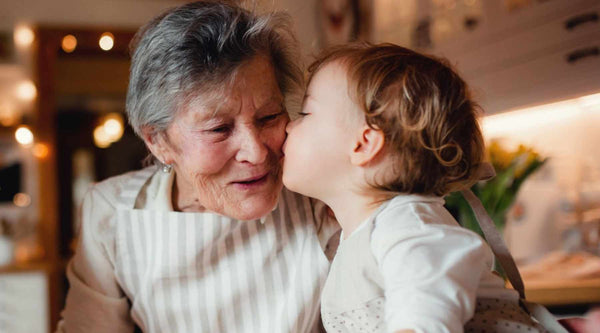 8 astuces de grand-mère : les super-héroïnes des jeunes parents