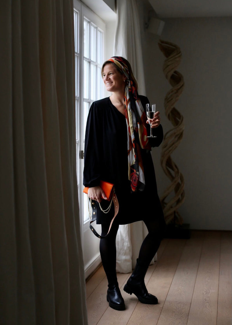 Schwarzes Kleid 'Nobody puts baby in a corner '
