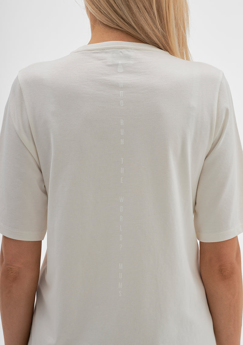 Camiseta blanca 'Who run the world? MUMS'