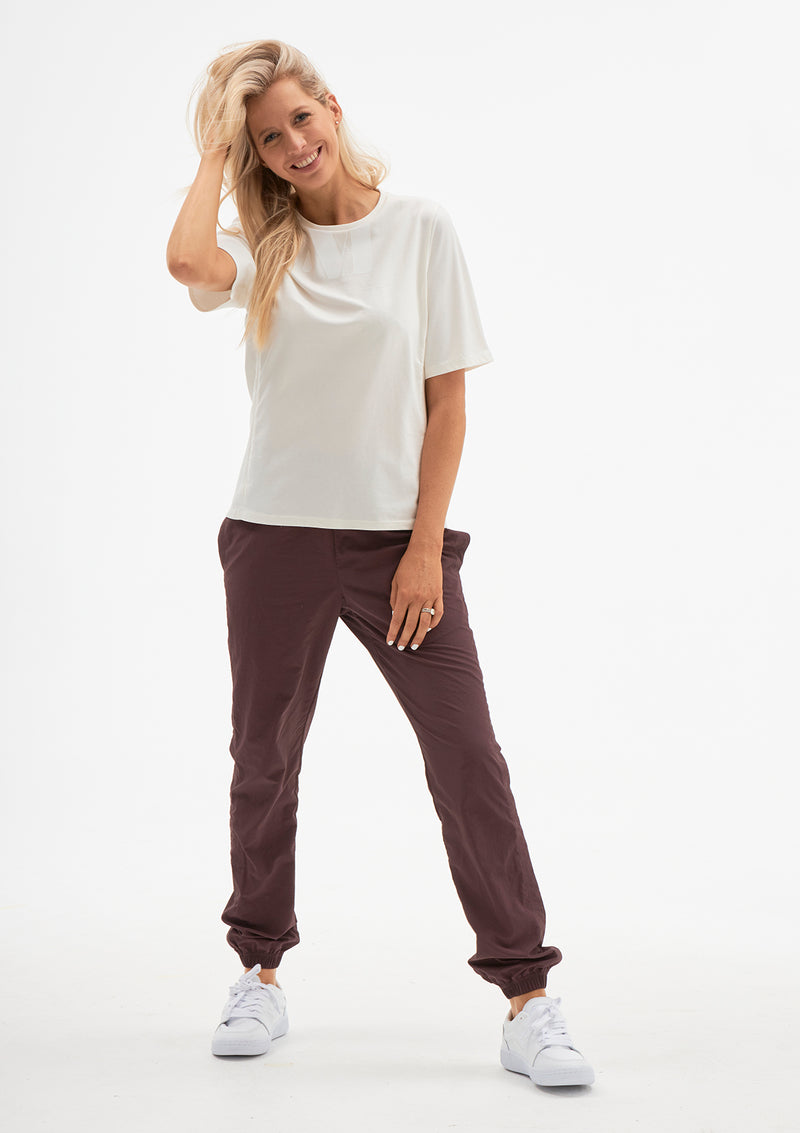Camiseta blanca 'Who run the world? MUMS'