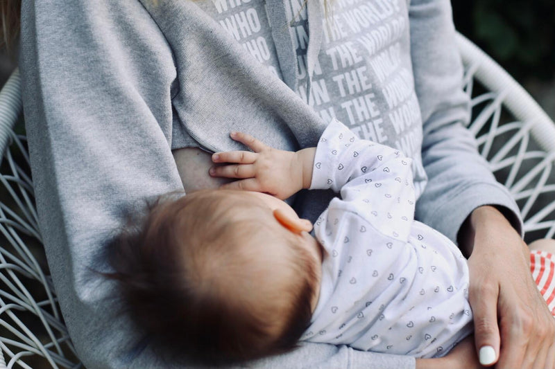 Sudadera con capucha 'Who run the world? MUMS'